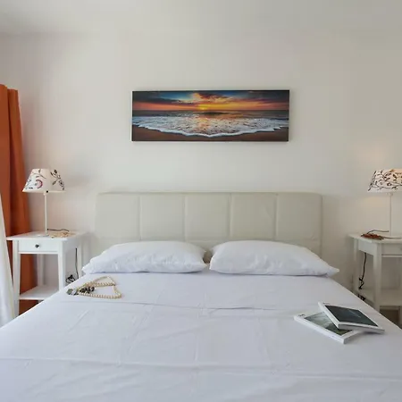 Tyche Apartment